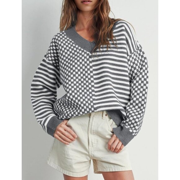 Women's Grey Striped Checkered V Neck Casual Knit Trendy Pullover Sweaters - Picture 2 of 3